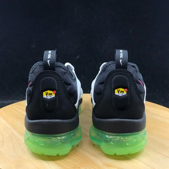 NEW Nike Air Vapormax Plus -Black Green Hyper Pink - DM8121-001 Men’s US Size 7 - Picture 6 of 9